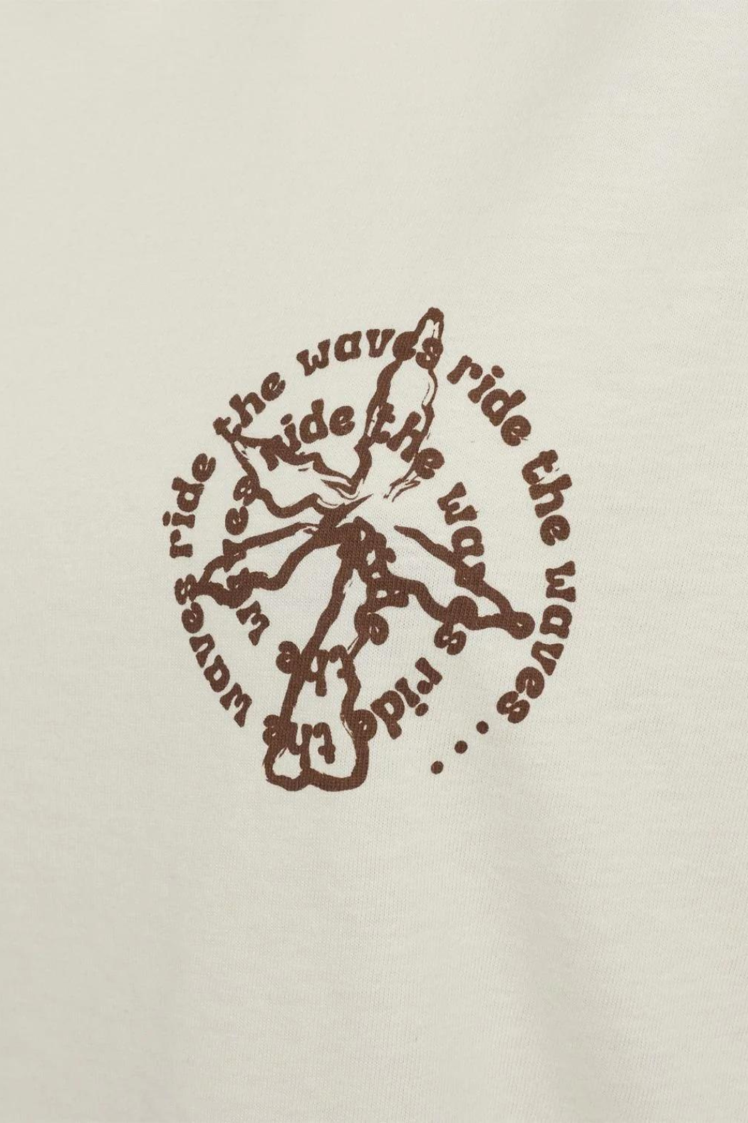 tee, tshirt, overdel, bluse, hvid, råhvid, creme, tryk, print, brun, fin, smuk, elegant, klassisk, feminin, pæn, rå,cool, sej, unik, musthave, hverdag, fest,