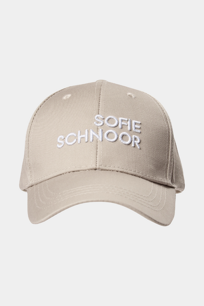 cap, kasket, hue, skygge, beige, sand, logo, sofie schnoor, brodering, fin, smuk, elegant, klassisk, feminin, pæn, rå, cool, sej, unik, musthave, hverdag, fest