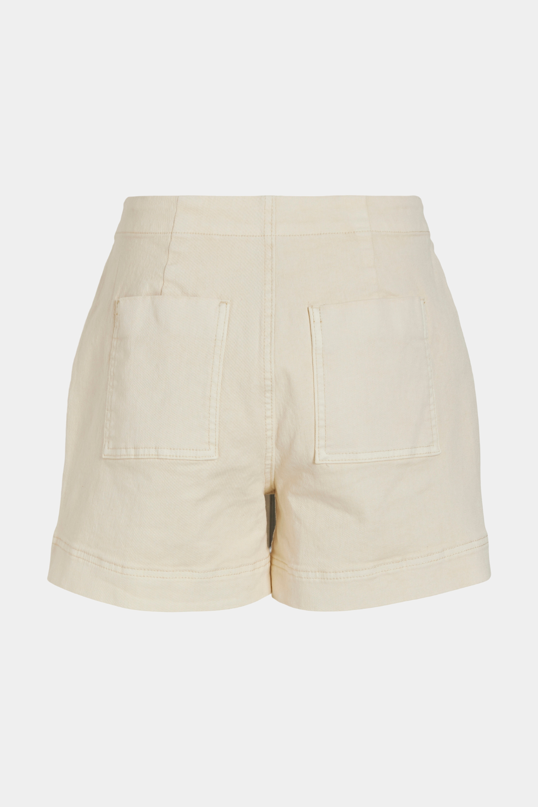shorts, pants, buks, bukser, kort, korte, beige, creme, offwhite, råhvid, knapper, guld, guldknapper, baglommer, lommer, fin, smuk, elegant, klassisk, feminin, pæn, rå, cool, sej, unik, musthave, hverdag, fest