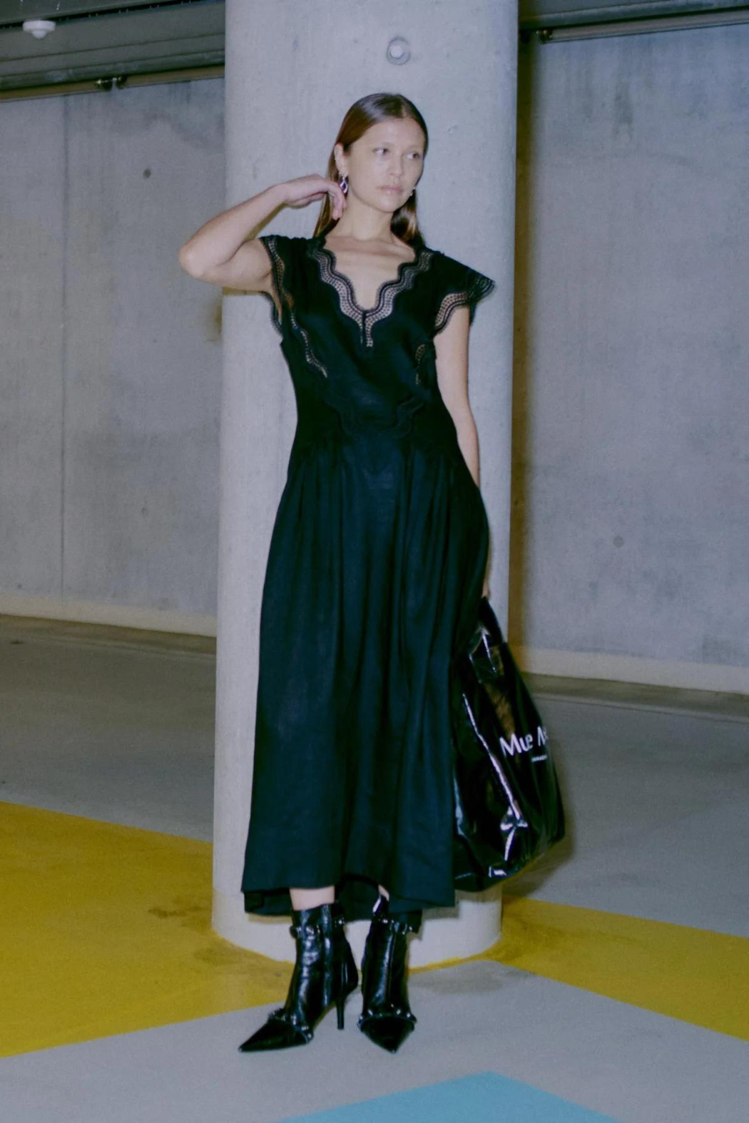 hør, linen, blonde, blonder, lace, vudskæring, let, transparent, detaljer, muse, copenhagenmuse, sort, black, fin, smuk, elegant, klassisk, feminin, pæn, rå, cool, sej, unik, musthave, hverdag, fest