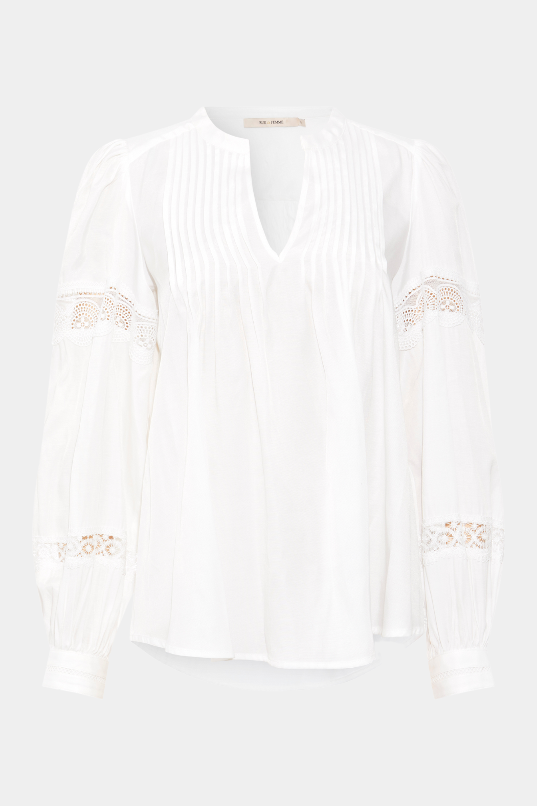 bluse, blouse, skjorte, shirt, hvid, white, strygefri, blonde, blonder, lace, v-hals, løs, loose, elegant, fin, feminin, ting, blød, soft, pufærmer, ballonærmer, læg, hverdag, fest, business, arbejde, work, kvinde, dame, woman