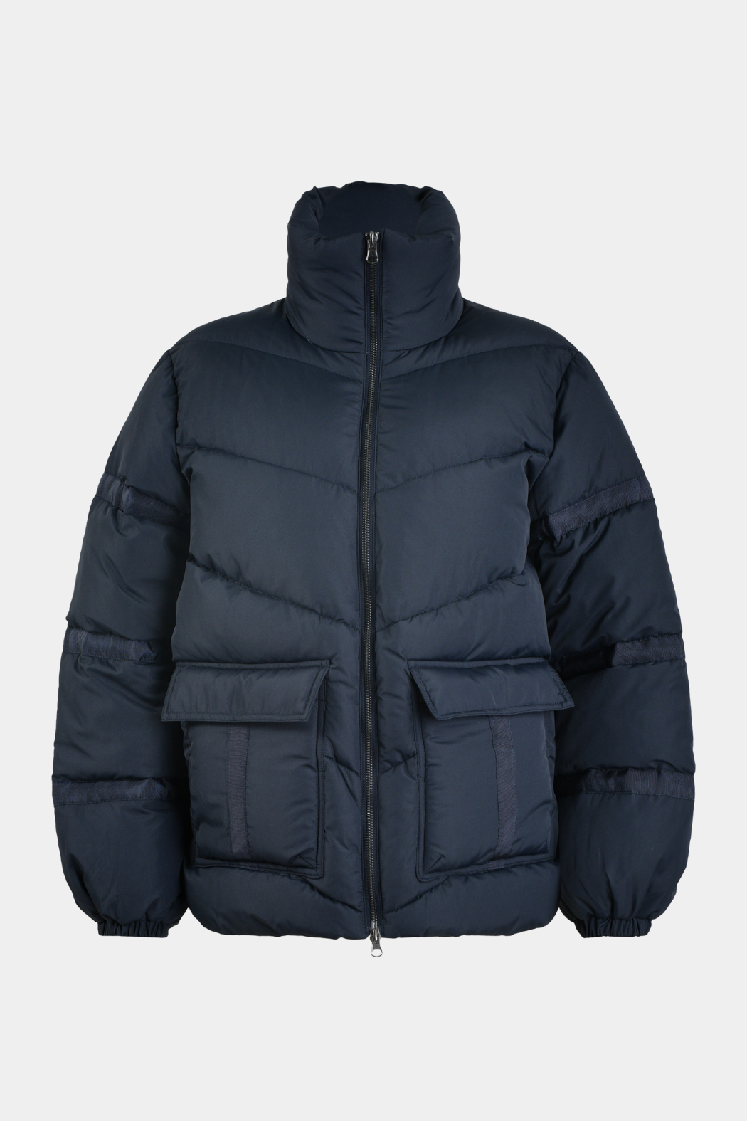 jakke, frakke, dunjakke, puffer, puf down, blød, soft, varm, cool, rå, kort, blå, mørkeblå, dark blue, quiltet, varm, warm, vinter, efterår, kvinde, dame, woman, overtøj