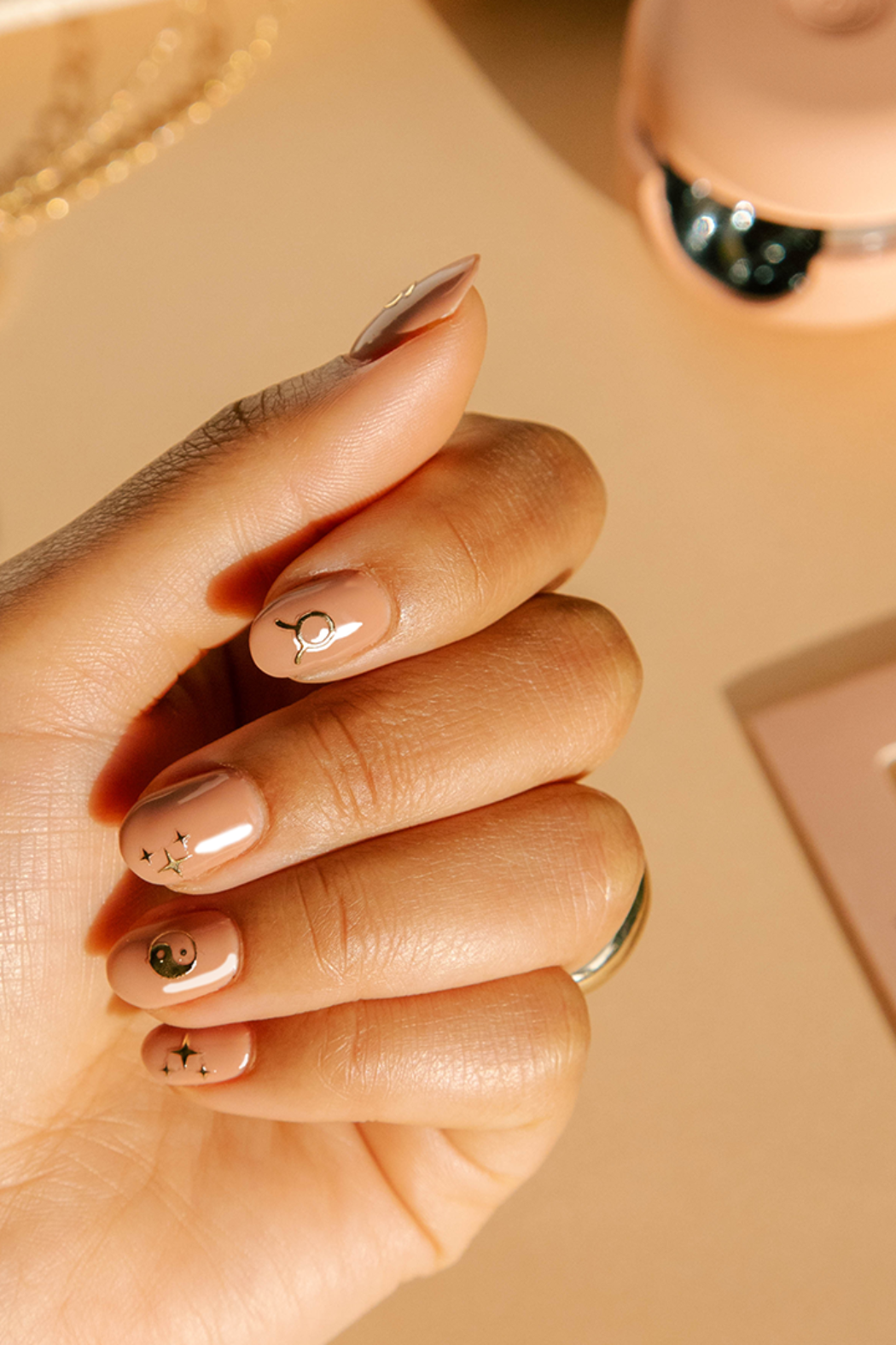 Mini nail art, lucky star zodiac
